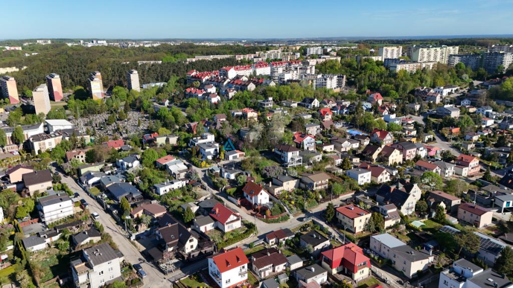 Nowoczesny dom z widokiem na okolicę - zdjęcie 8
