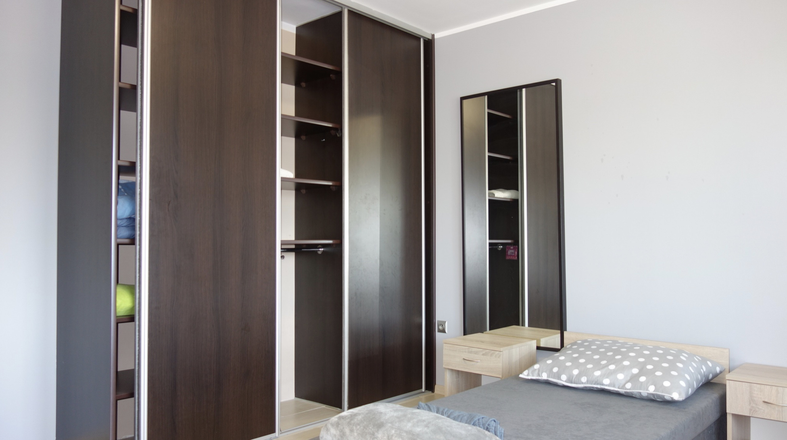 Mieszkanie w pełni umeblowane dla pracowników firmy - zdjęcie 7