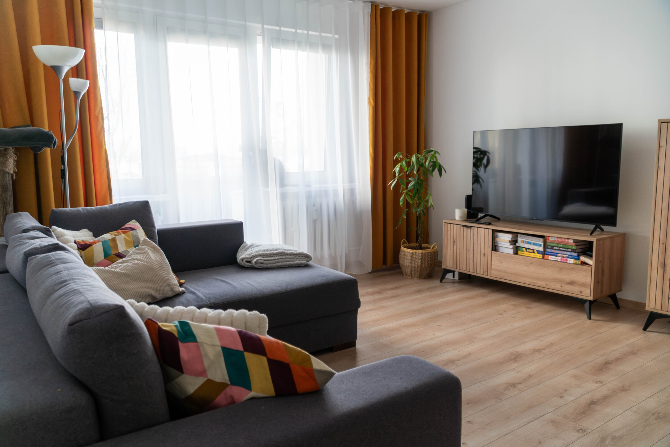 Gotowe do wprowadzenia mieszkanie 3 pokojowe. Poznań os. Chrobrego - zdjęcie 1