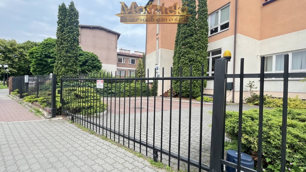 Sprzedam budynek biurowy na Ursynowie - zdjęcie 2