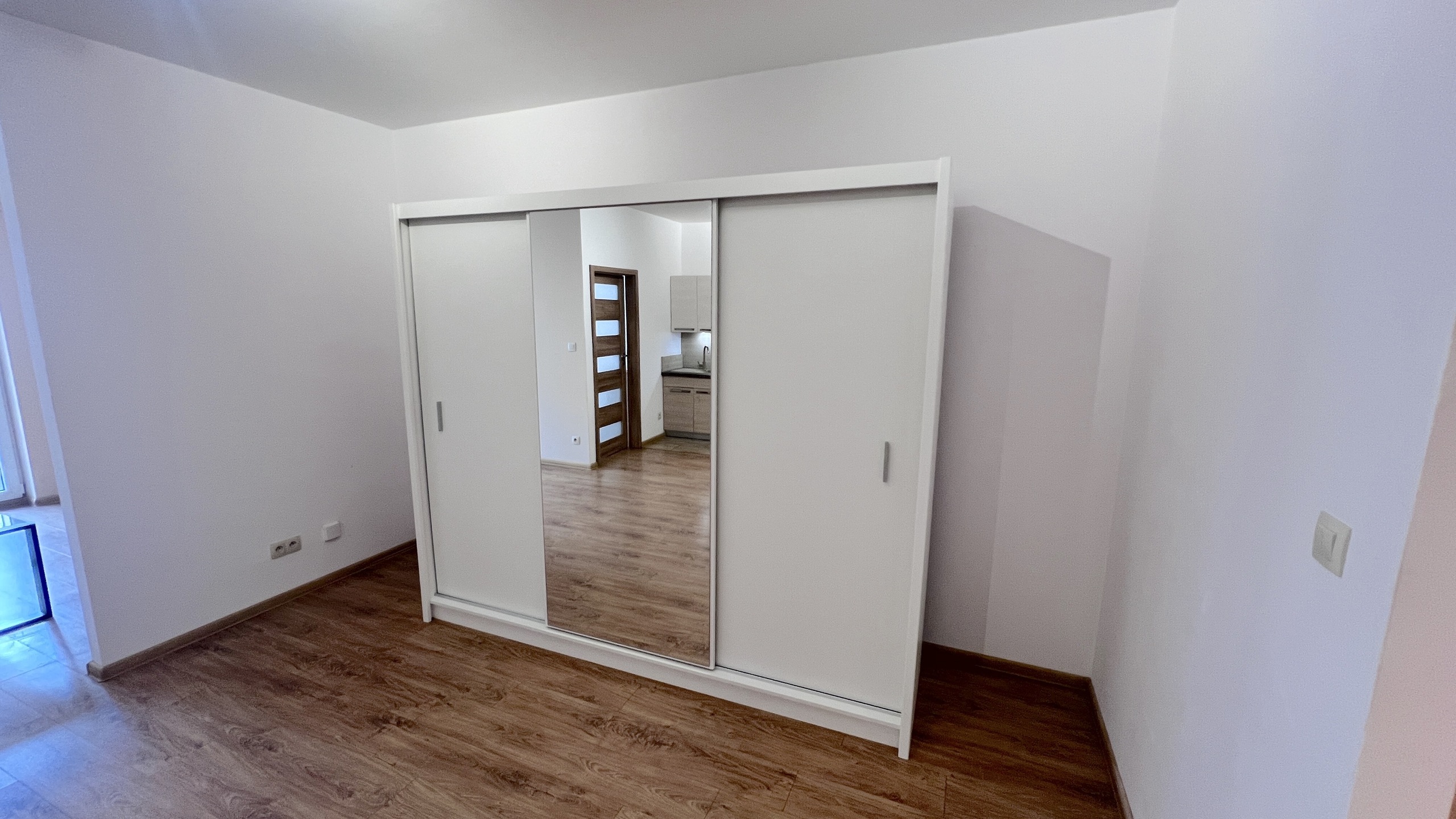 Przestronne 2 pokoje 57 m2 w centrum Lubonia - zdjęcie 13