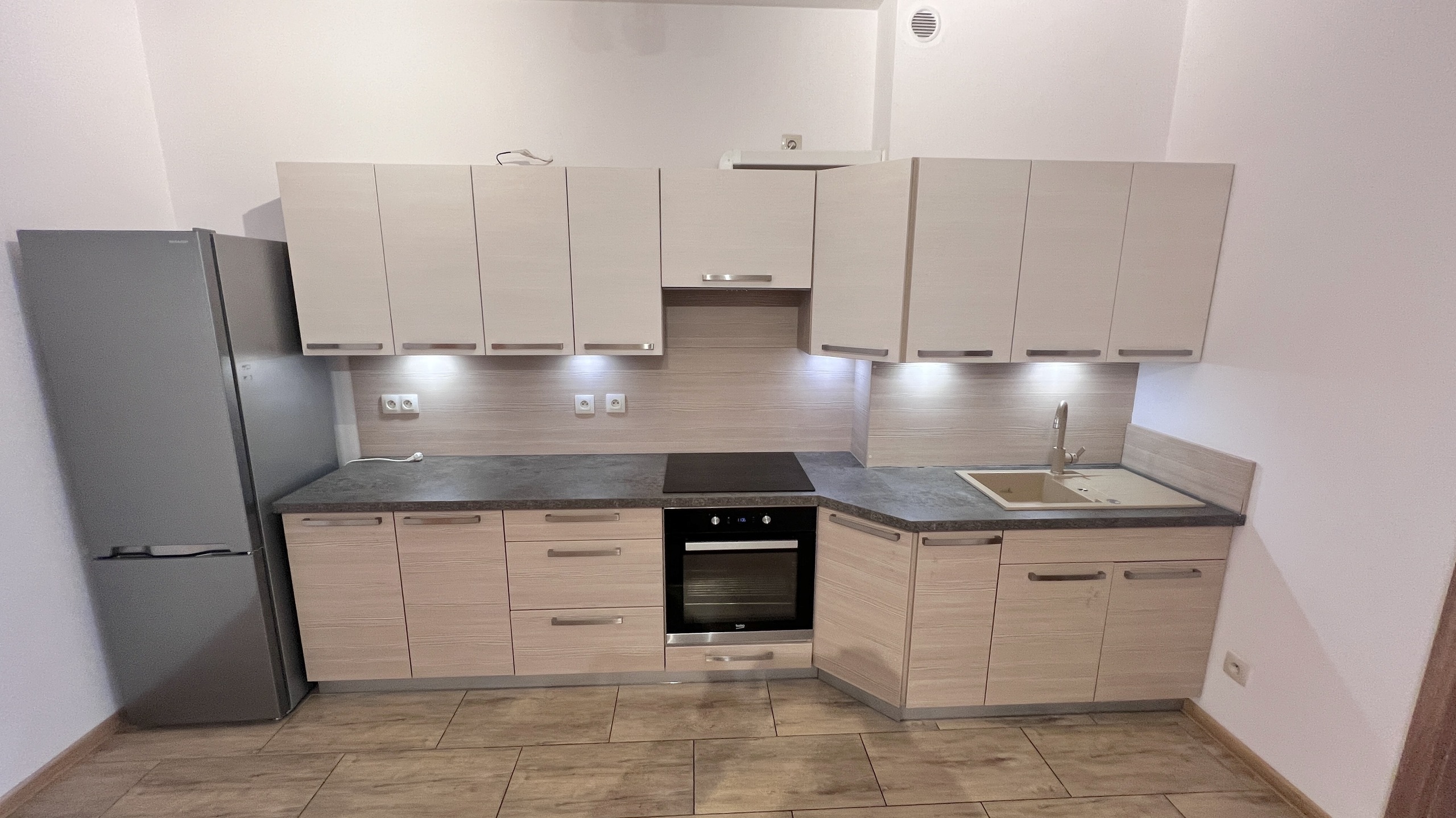 Przestronne 2 pokoje 57 m2 w centrum Lubonia - zdjęcie 2