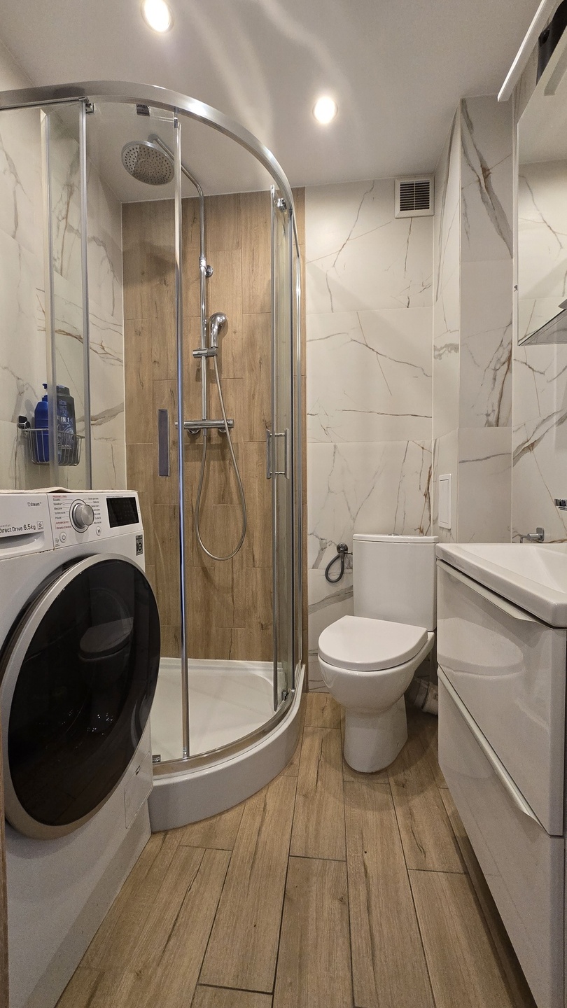 Ładne, 2 pokoje do wynajęcia w niskim bloku blisko centrum miasta! - zdjęcie 13