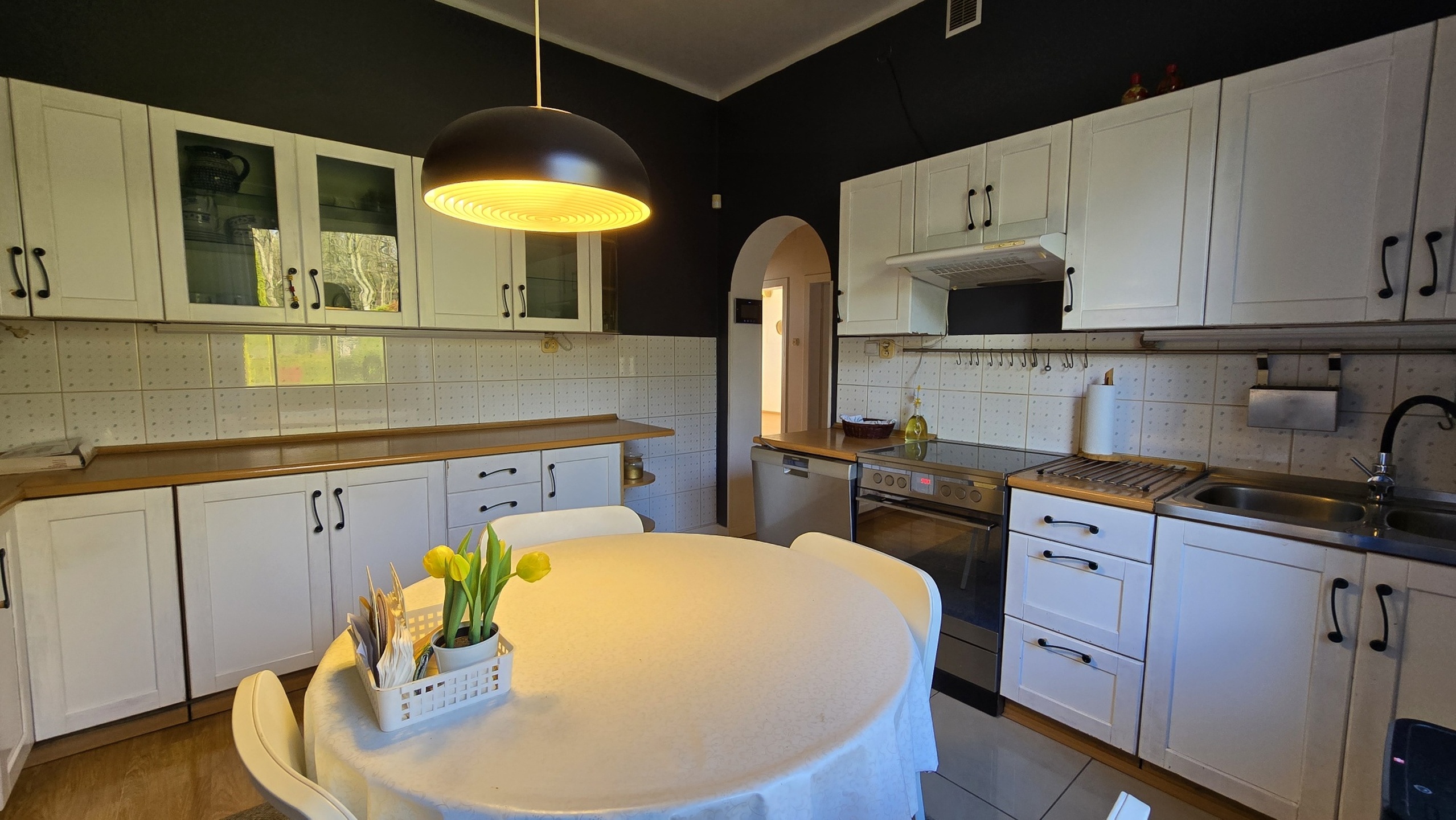 Przestrzeń, natura i wygoda - do sprzedaży duży dom z pięknym ogrodem! - zdjęcie 9