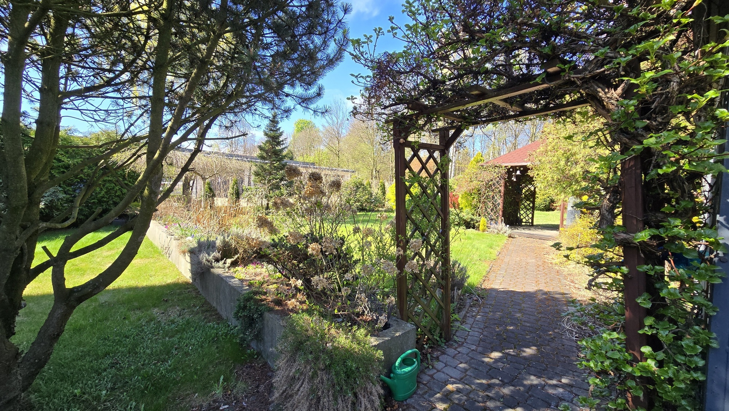 Przestrzeń, natura i wygoda - do sprzedaży duży dom z pięknym ogrodem! - zdjęcie 19