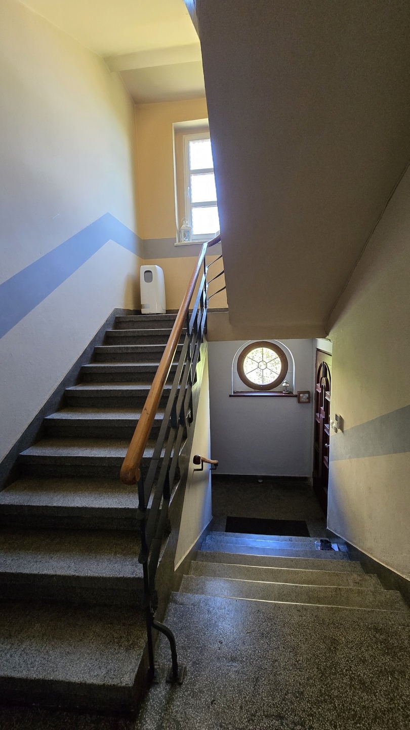 Przestrzeń, natura i wygoda - do sprzedaży duży dom z pięknym ogrodem! - zdjęcie 16