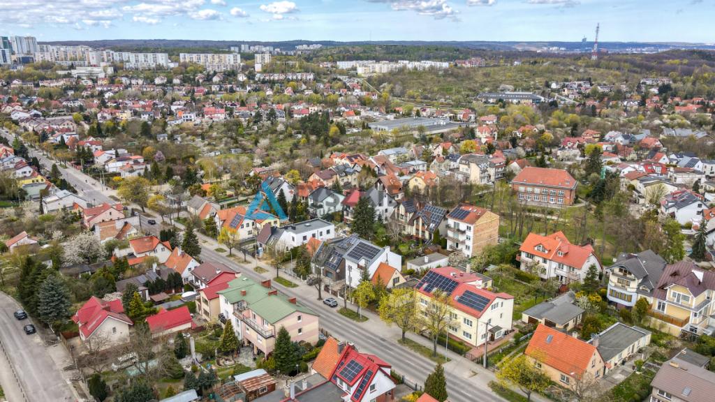 Przestronny dom z garażem, świetna lokalizacja - zdjęcie 27