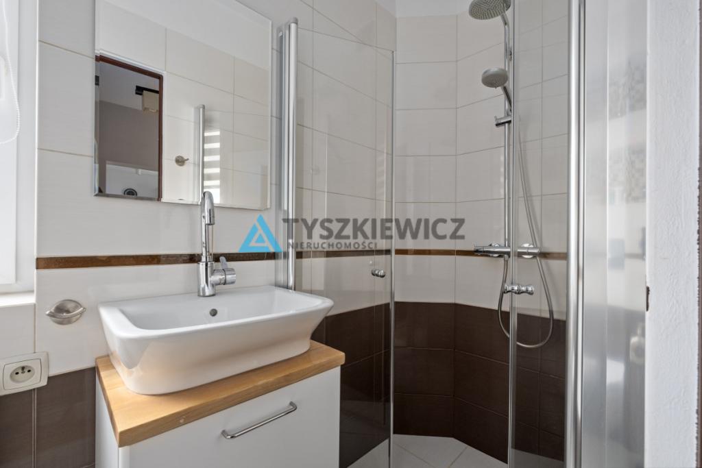 Przestronny dom z garażem, świetna lokalizacja - zdjęcie 11