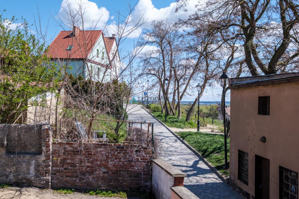Atrakcyjna cena! 2 lokale mieszkalne do remontu! - zdjęcie 19
