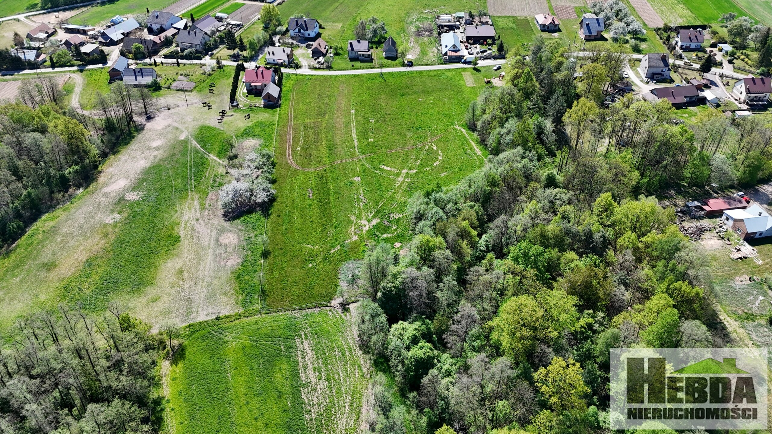 Na sprzedaż - atrakcyjna działka budowlana z pozwoleniem na budowę | Zaczarnie, gm. Lisia Góra - zdjęcie 1
