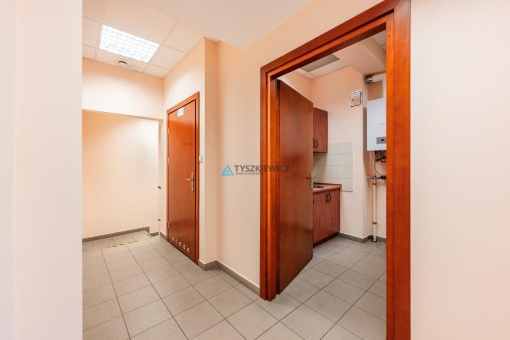 Lokal handlowo-usługowy w centrum Bytowa - zdjęcie 11