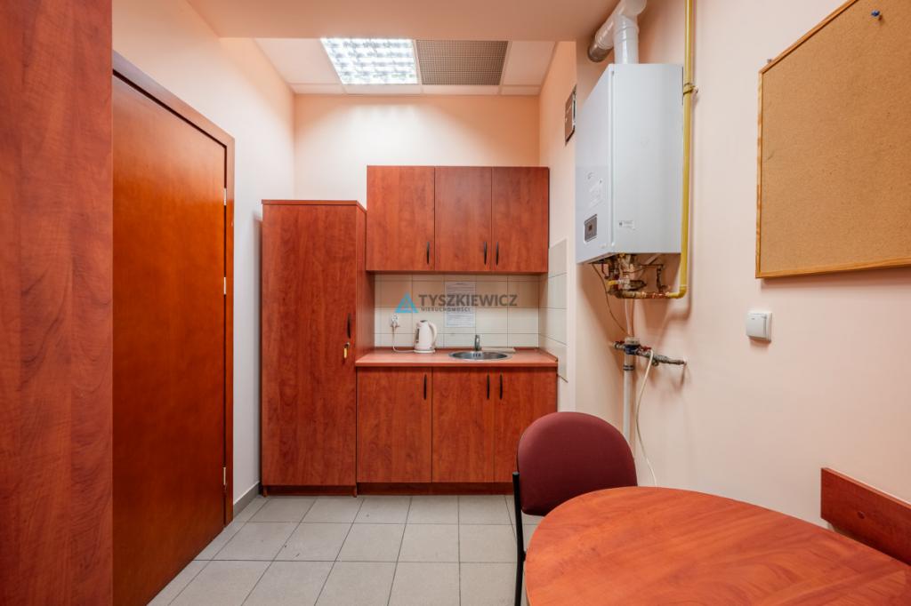 Lokal handlowo-usługowy w centrum Bytowa - zdjęcie 14
