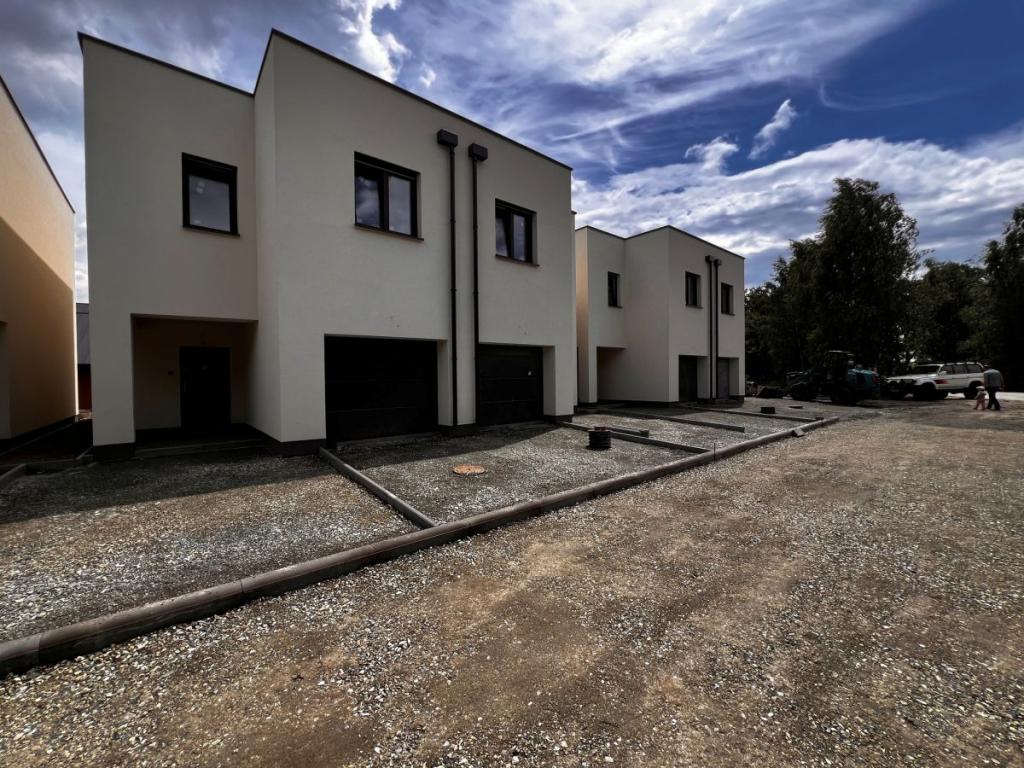 kanalizacja , pompa, garaż, las - zdjęcie 3