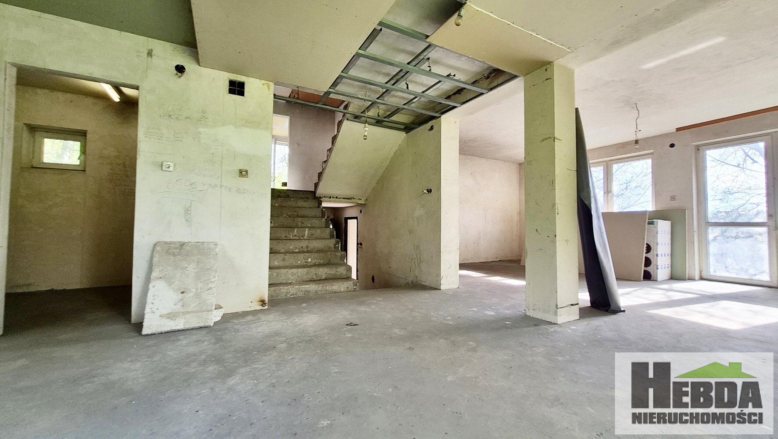 Piaskówka - ul.Jastruna, dom subtelnie schowany w najlepszej  dzielnicy Tarnowa - zdjęcie 6