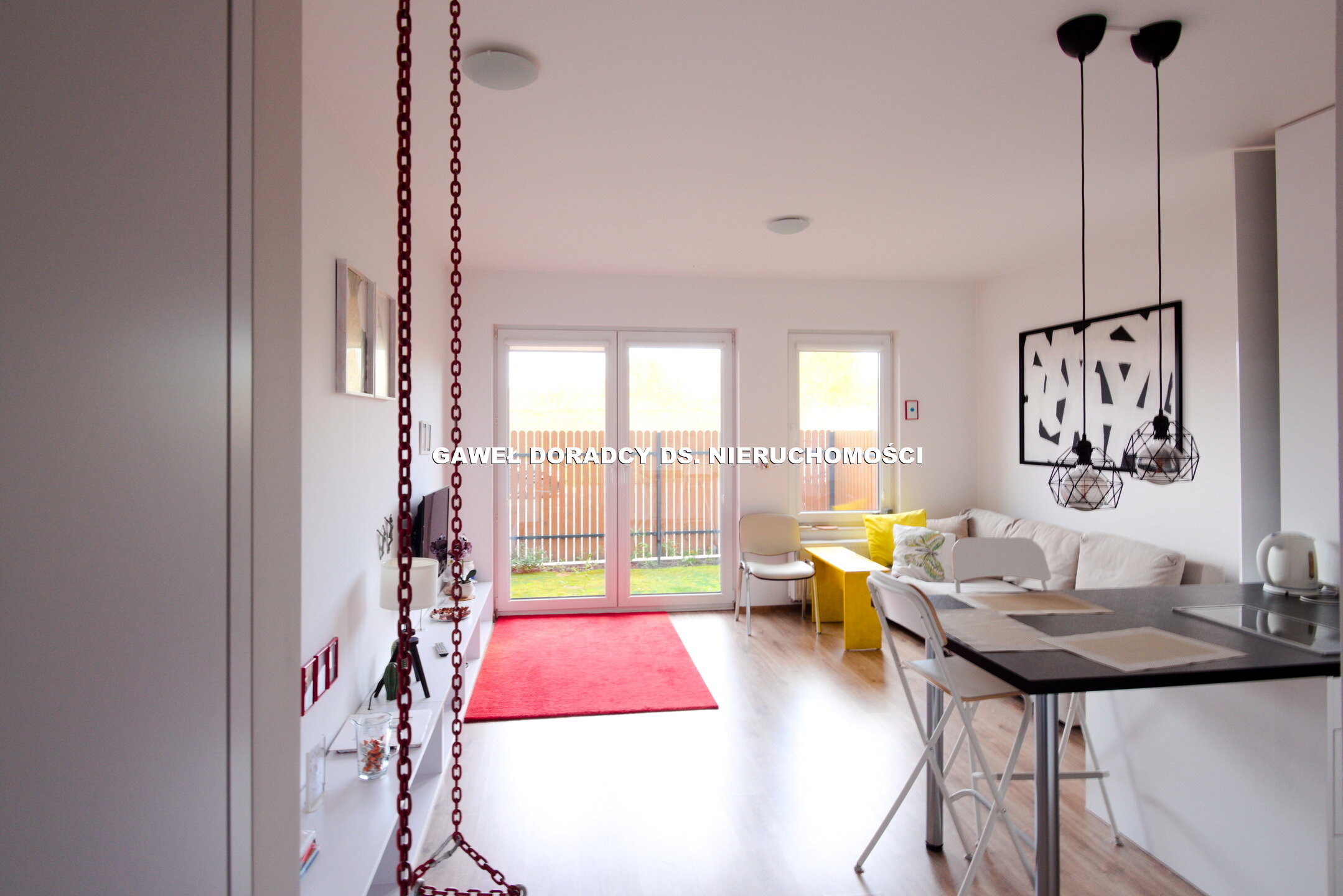 Apartament z ogrodkiem nad rzeką. - zdjęcie 1