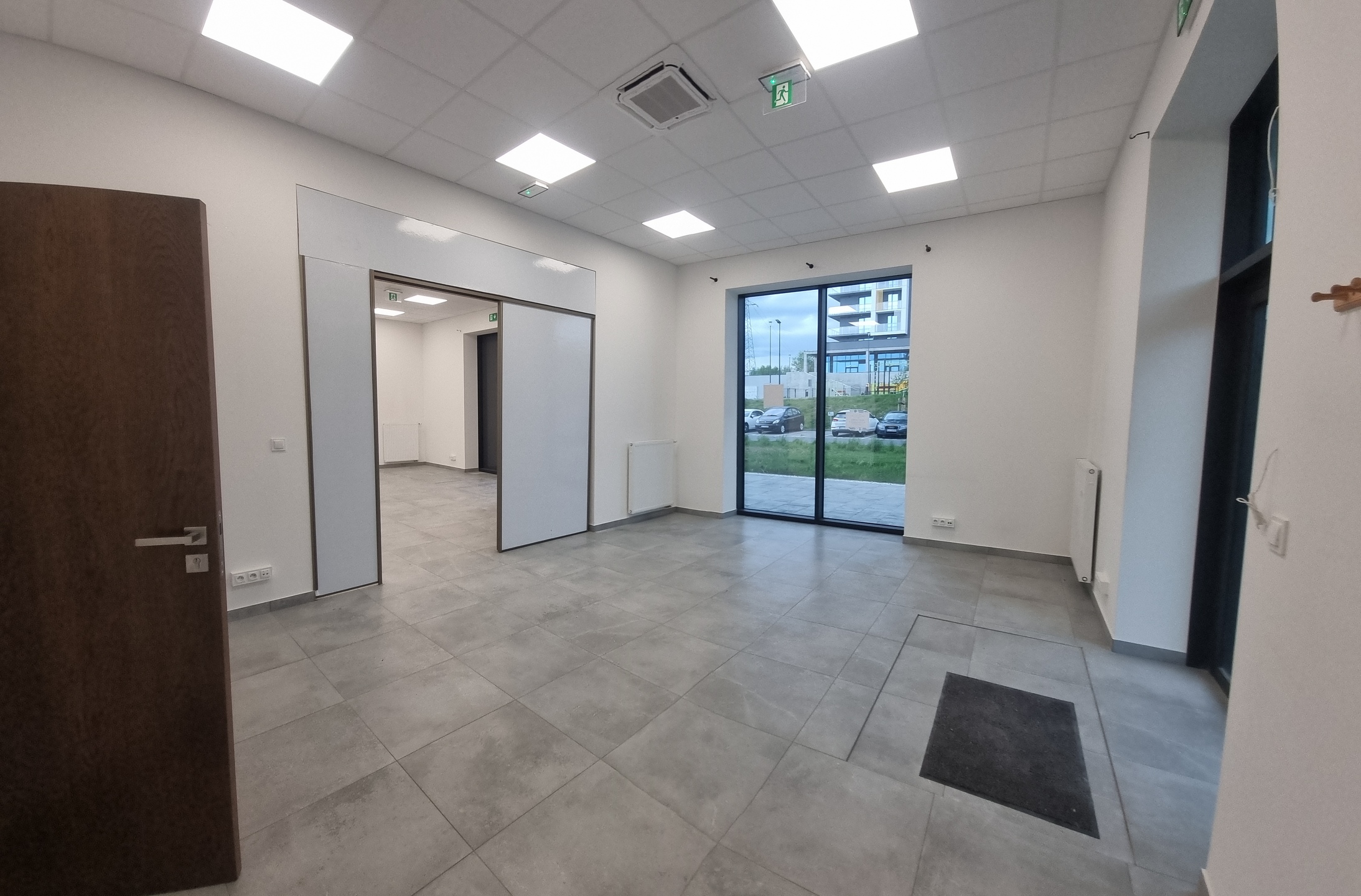 Lokal usługowo-handlowy 101 m² na parterze | witryny | nowe osiedle | parking - zdjęcie 2