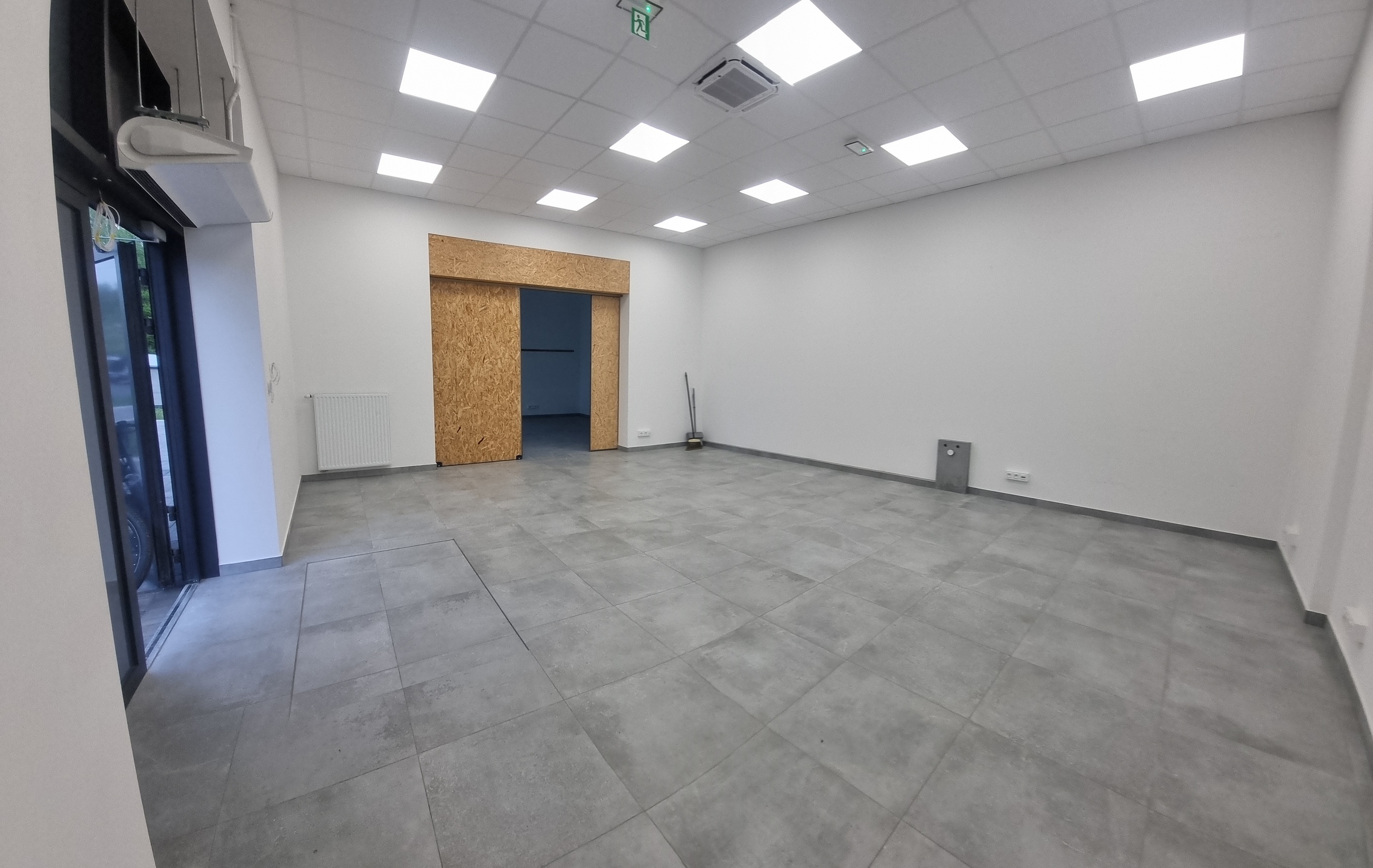 Lokal usługowo-handlowy 101 m² na parterze | witryny | nowe osiedle | parking - zdjęcie 4