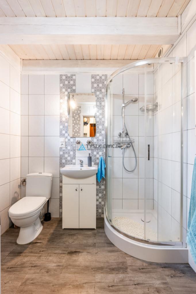 Urokliwy dom, otoczony drzewami, nad J.Kamieniczno - zdjęcie 12