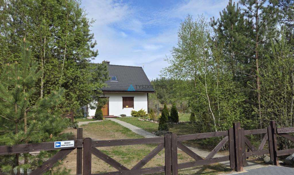 Urokliwy dom, otoczony drzewami, nad J.Kamieniczno - zdjęcie 29