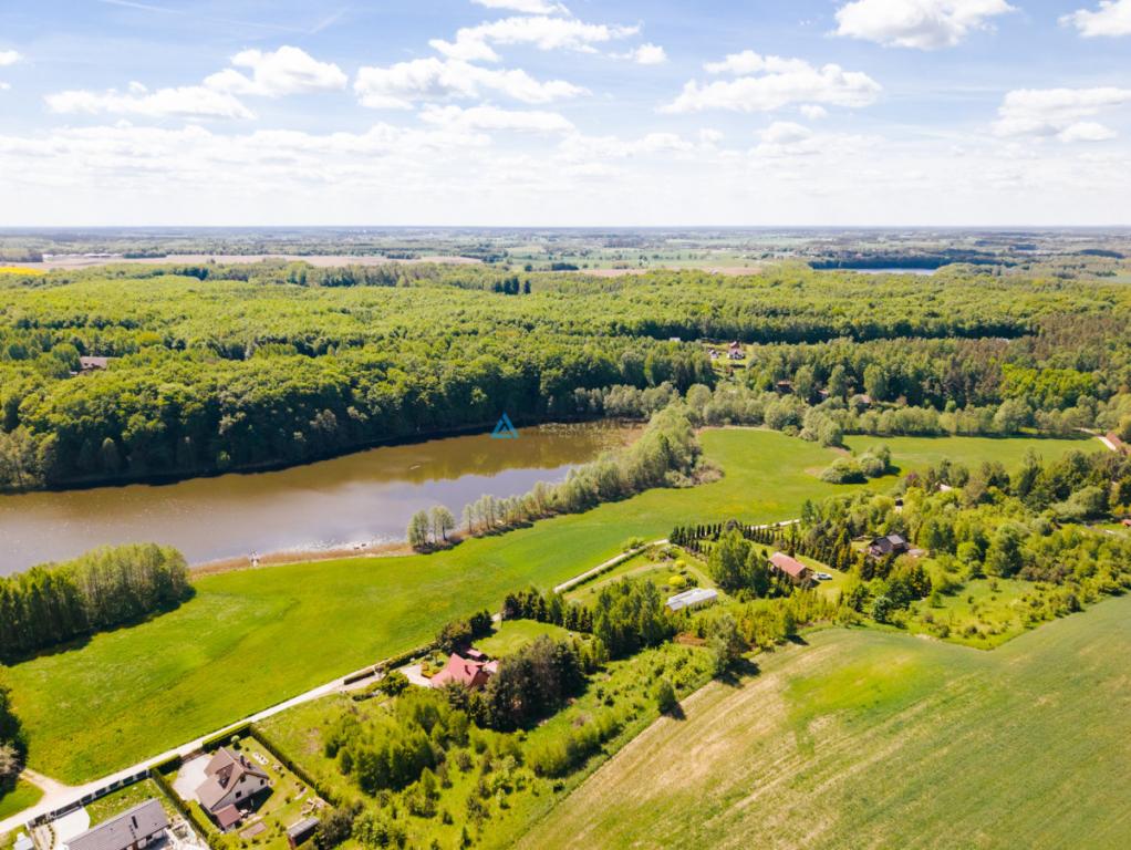 Działka z domkiem holenderskim - widok na jezioro. - zdjęcie 12