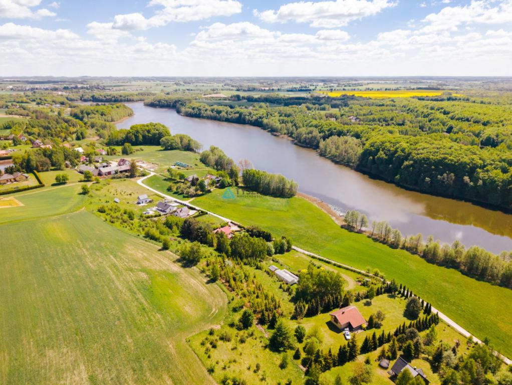 Działka z domkiem holenderskim - widok na jezioro. - zdjęcie 13