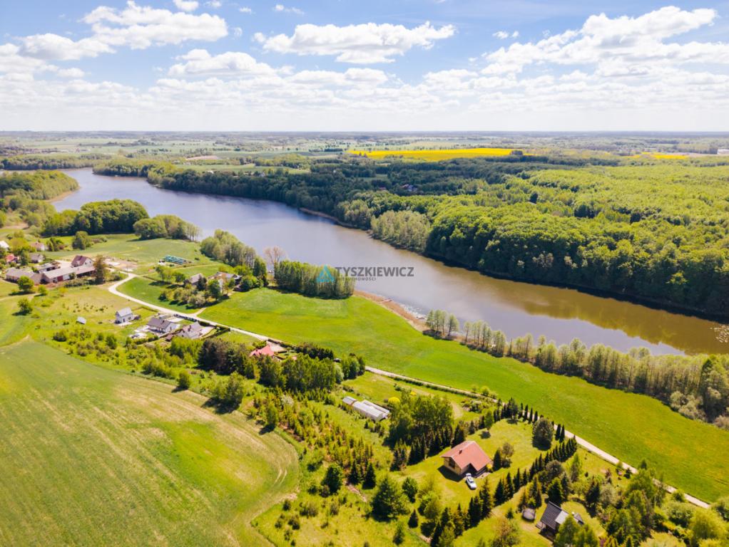 Działka z domkiem holenderskim - widok na jezioro. - zdjęcie 11