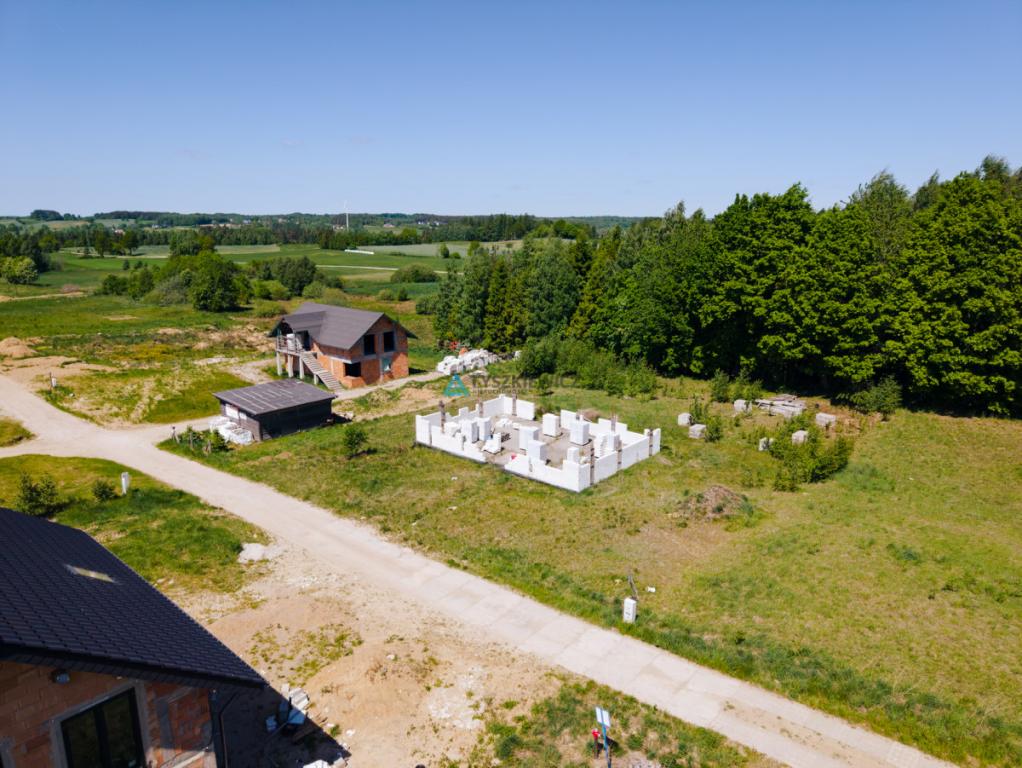 Działka 1560 m² z rozpoczętą budową - zdjęcie 2
