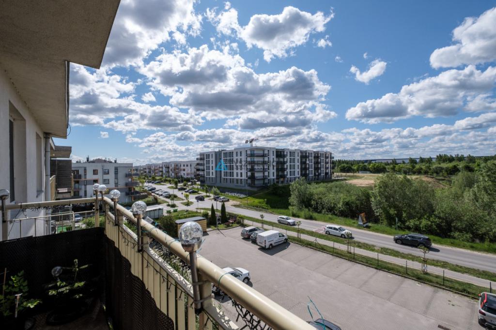 2 pokoje, osobna kuchnia, duży balkon i piwnica - zdjęcie 4