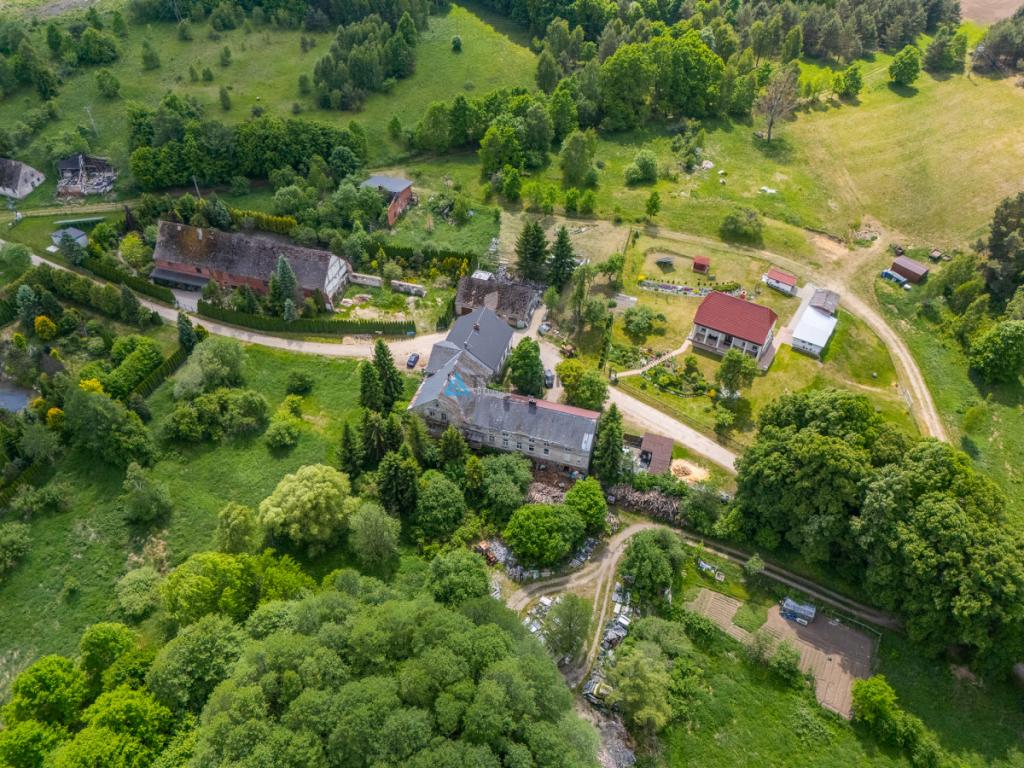 Bronowo | Klimatyczny budynek z potencjałem! - zdjęcie 27