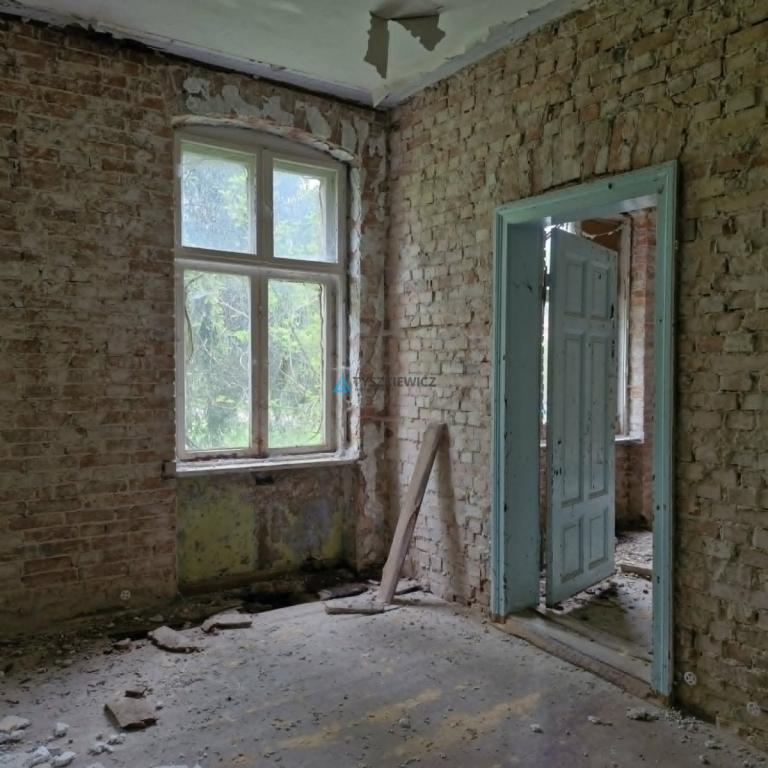 Bronowo | Klimatyczny budynek z potencjałem! - zdjęcie 2