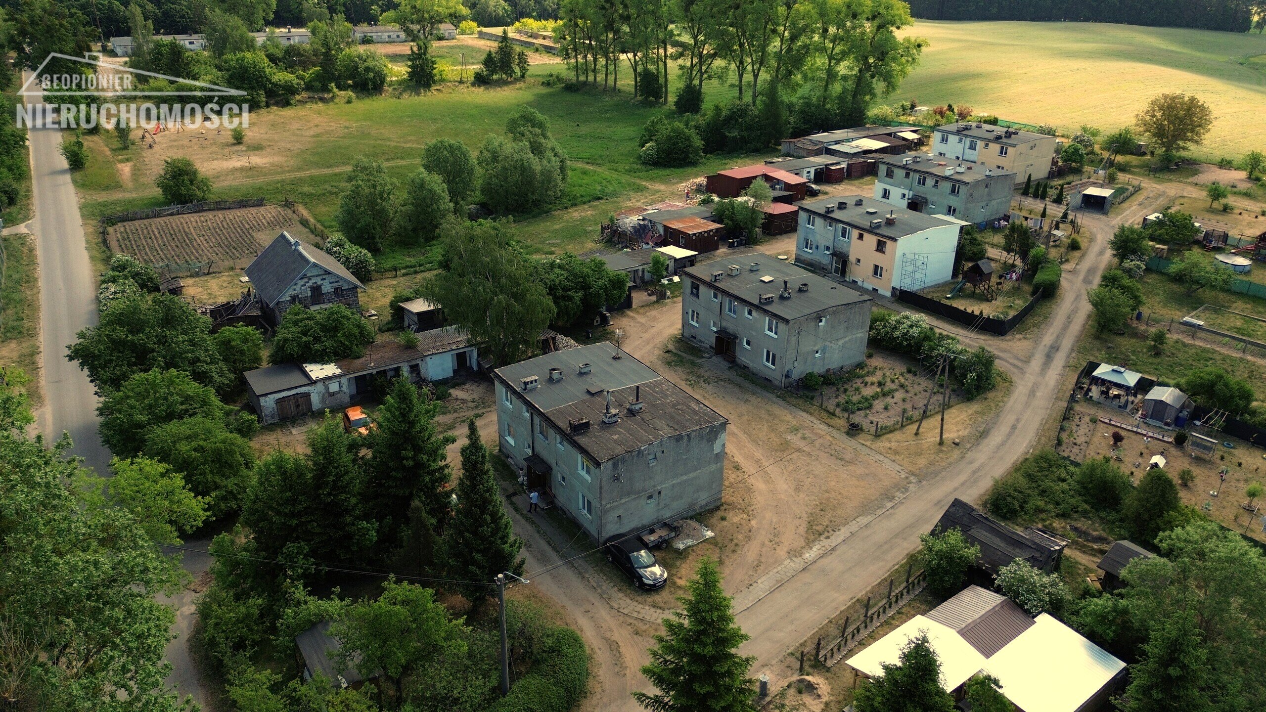 Mazury - Rogowo, gm. Miłomłyn powiat ostródzki, mieszkanie, pomieszczenie gospodarcze,garaż, ogródek, tylko 110000 PLN - zdjęcie 9