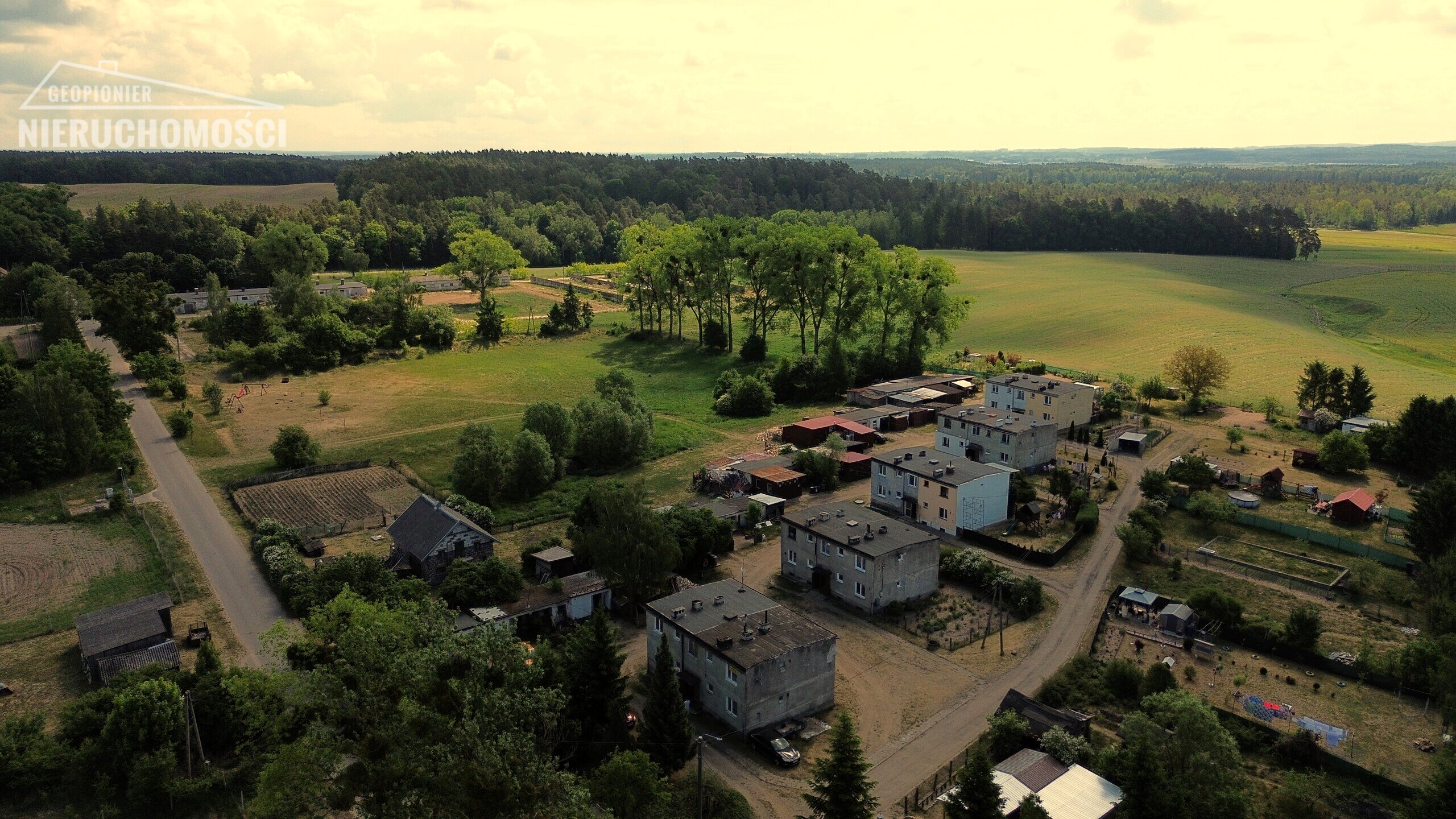 Mazury - Rogowo, gm. Miłomłyn powiat ostródzki, mieszkanie, pomieszczenie gospodarcze,garaż, ogródek, tylko 110000 PLN - zdjęcie 10