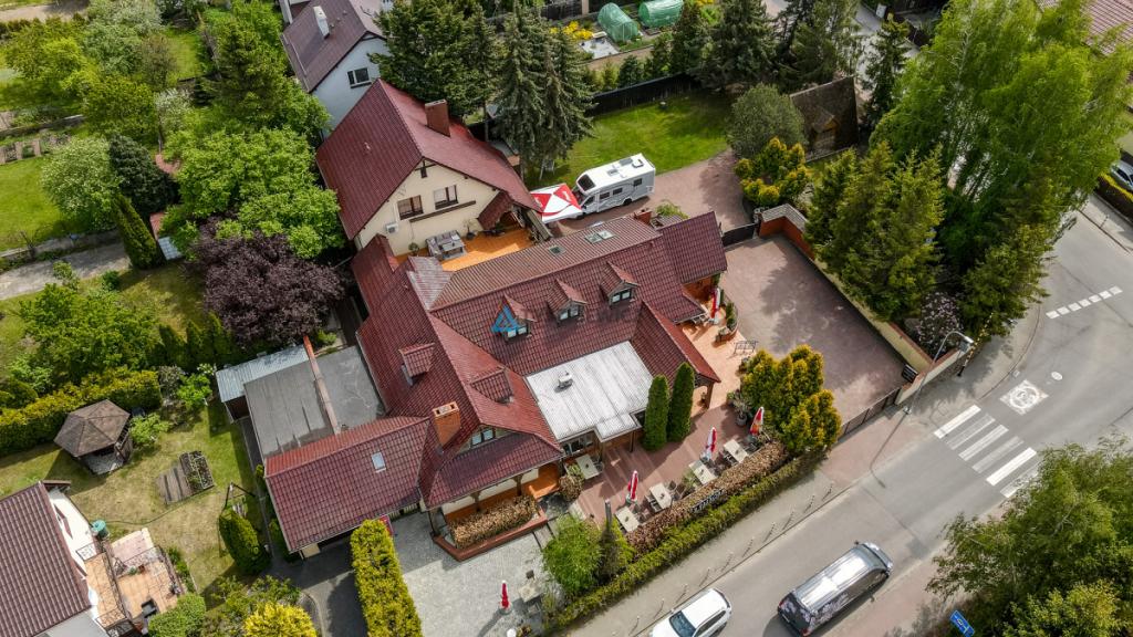 Dom mieszkanie i lokal handlowy usługowy STRASZYN - zdjęcie 2