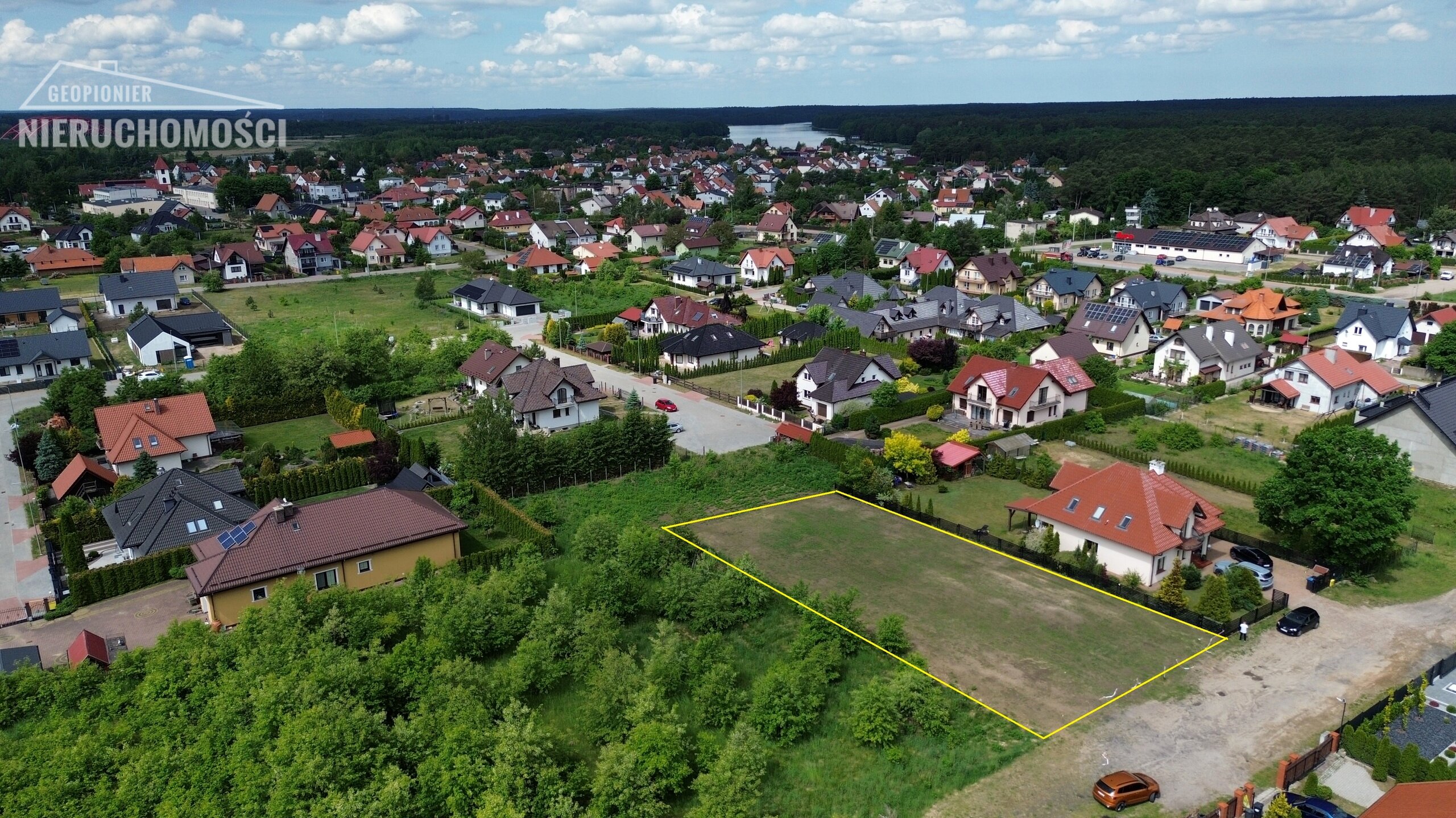 Działka budowlana w Ostródzie o pow. 999m2 (44,70 x 22.3) przy ulicy Sosnkowskiego - zdjęcie 1