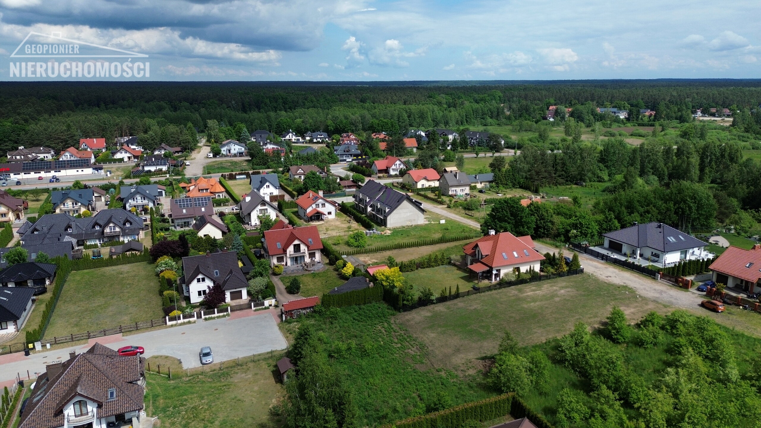 Działka budowlana w Ostródzie o pow. 999m2 (44,70 x 22.3) przy ulicy Sosnkowskiego - zdjęcie 2