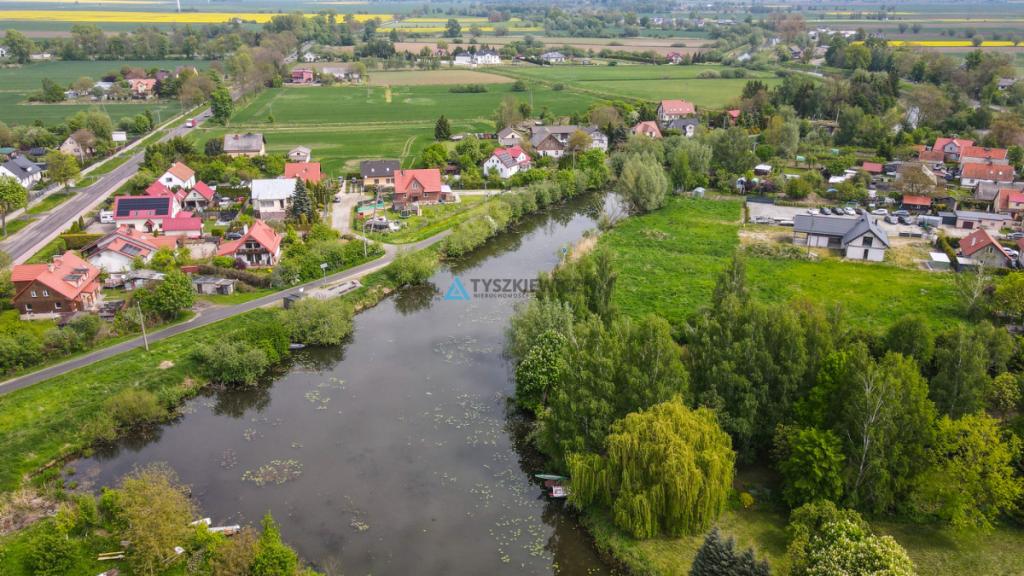 Dom z wydzielonymi lokalami na ładnej działce - zdjęcie 18