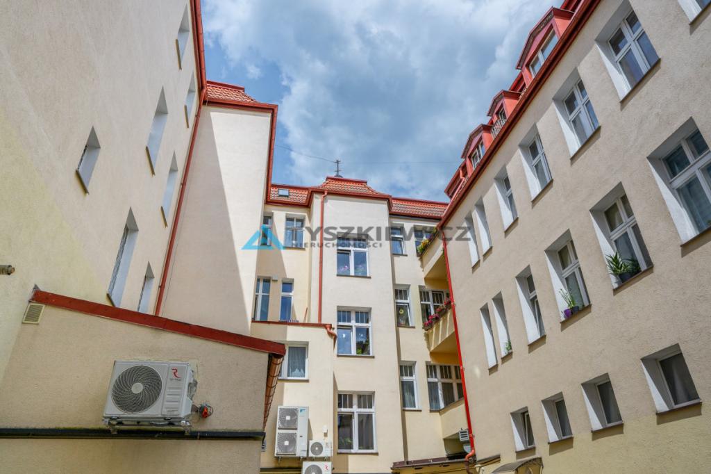Mieszkanie w urokliwej kamienicy w centrum Słupska - zdjęcie 11