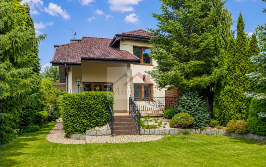 Dom 180 m², Chotomów - zdjęcie 1