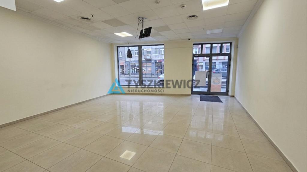 Przestronny lokal z witrynami w centrum miasta. - zdjęcie 3