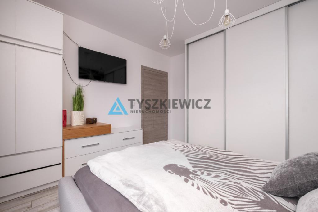 Dom przy lesie, garaż na 2 auta, piękny ogród - zdjęcie 9