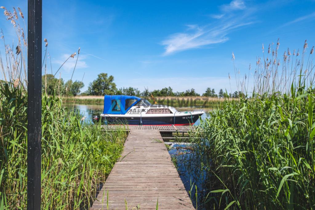 Dom nad rzeką z własną przystanią - zdjęcie 4