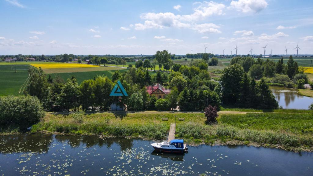 Dom nad rzeką z własną przystanią - zdjęcie 3
