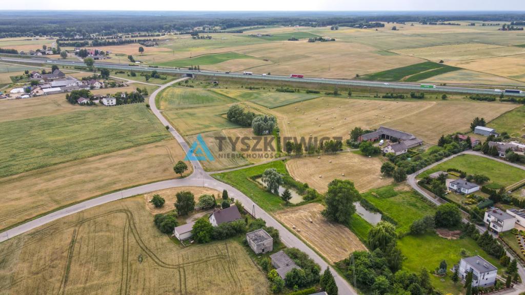 Działka z własnym stawem - zdjęcie 8