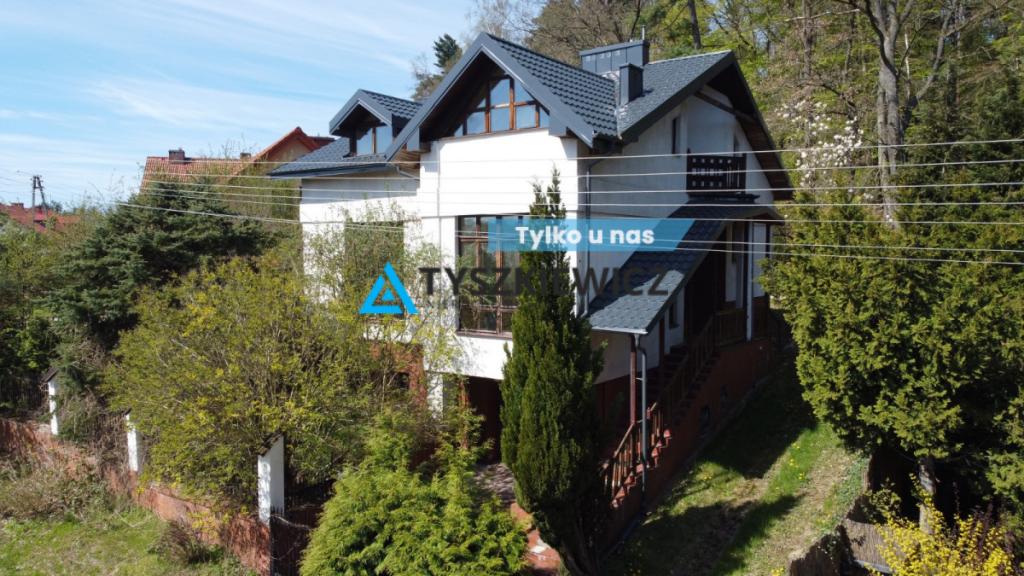 Przestronny dom rodzinny 250 m² - zdjęcie 1
