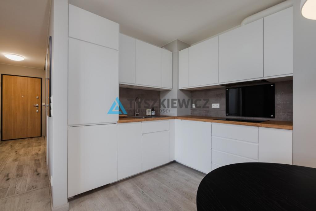 Apartament z miejscem w hali, w sercu Gdyni 49 m2 - zdjęcie 12