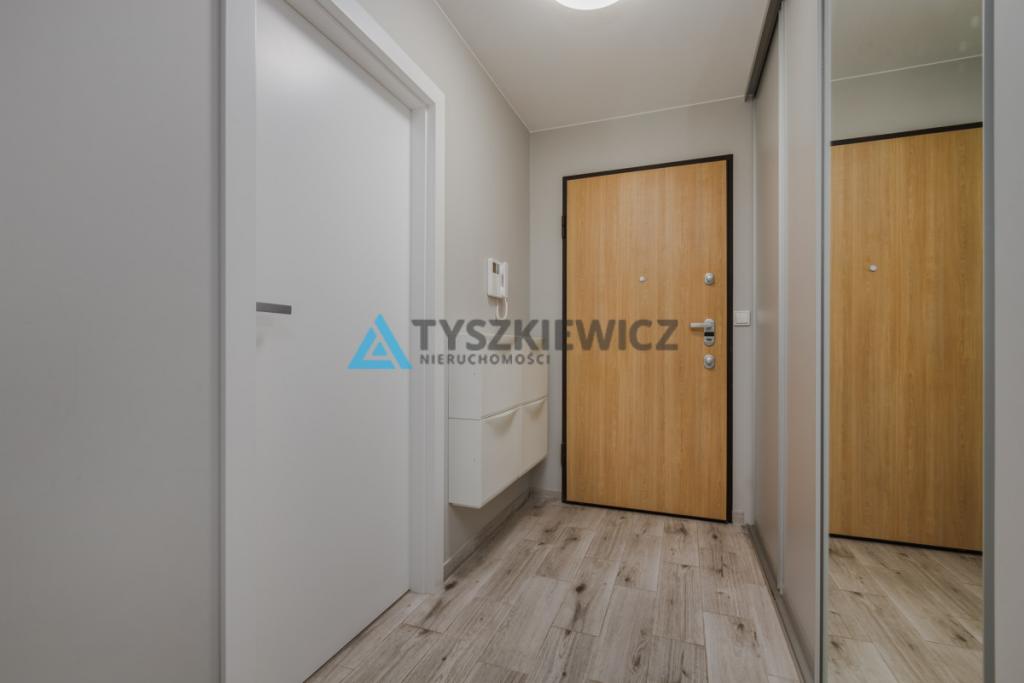Apartament z miejscem w hali, w sercu Gdyni 49 m2 - zdjęcie 9