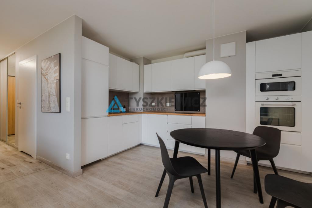 Apartament z miejscem w hali, w sercu Gdyni 49 m2 - zdjęcie 11