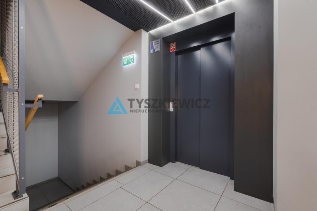 Apartament z miejscem w hali, w sercu Gdyni 49 m2 - zdjęcie 17