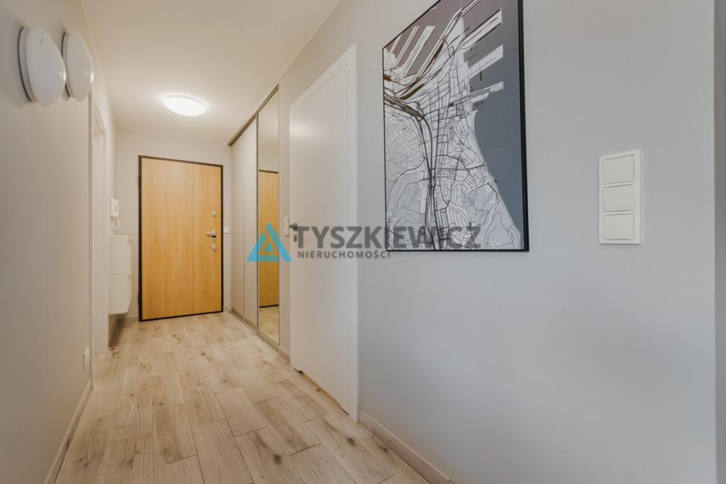 Apartament z miejscem w hali, w sercu Gdyni 49 m2 - zdjęcie 14