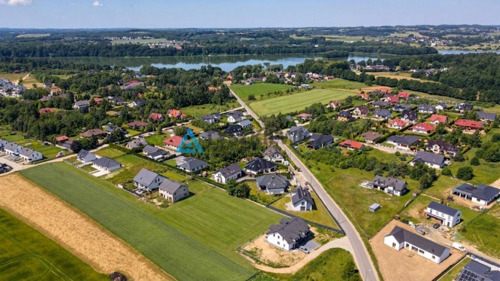 Piękny dom z ogrodem w Tuchomiu - zdjęcie 28